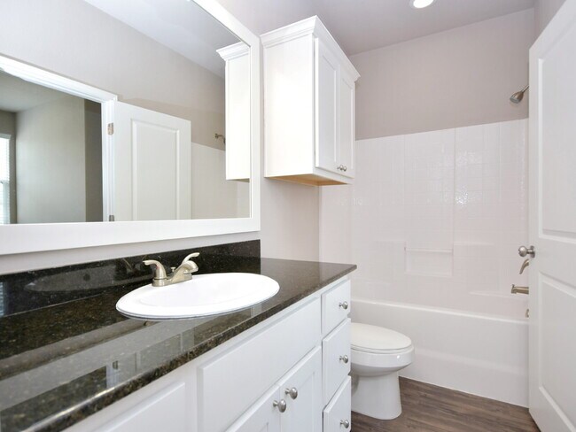 Building Photo - 3503 Summerway Dr