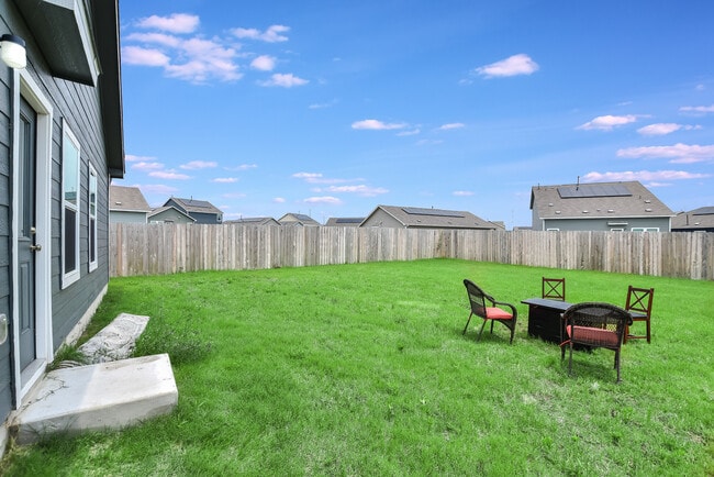 Building Photo - 2712 Louris Ln