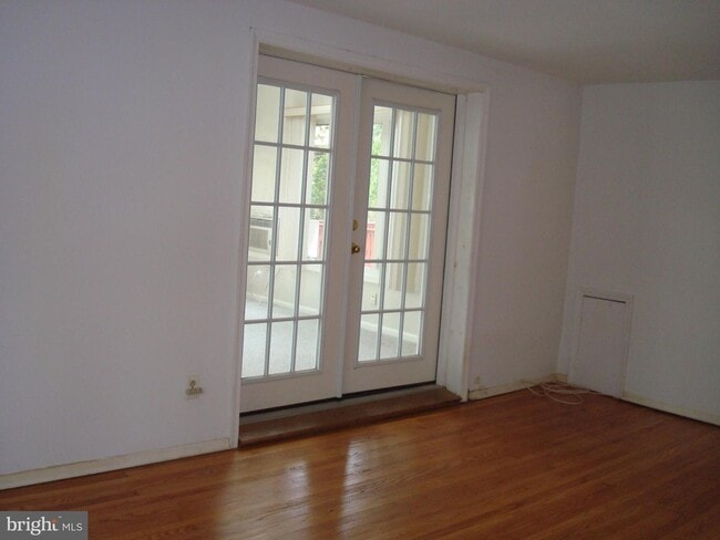 Building Photo - 5 Edgewold Ln