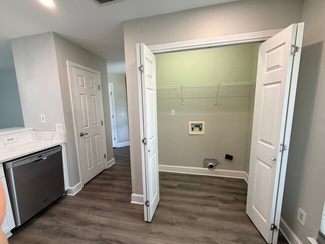 Building Photo - 7738 Lola Cir