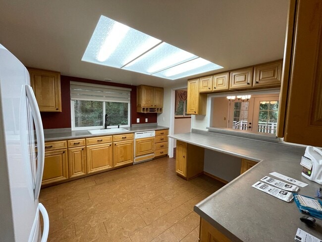 Building Photo - 10800 Lathrop Ln NW
