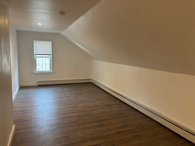 Building Photo - 17 Armington St