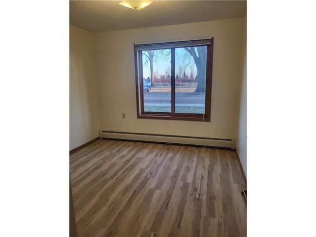 Building Photo - 609 Main St S