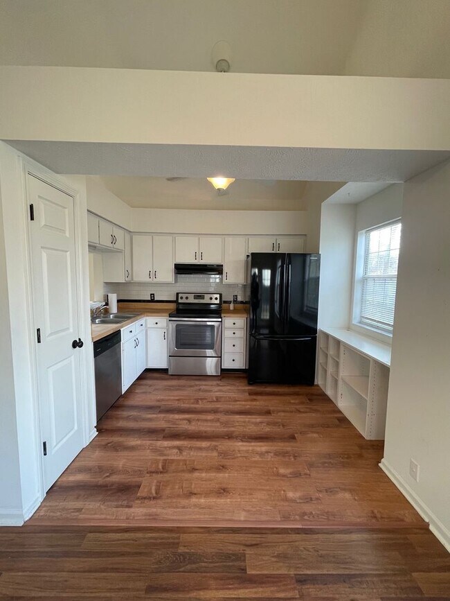 Building Photo - Beautiful 3-Bedroom Home in Prime Goodlettsville Location!