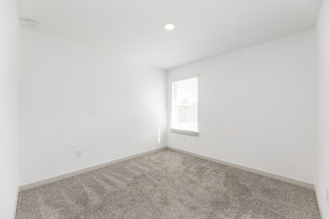 Building Photo - 28902 Yukon River Ct