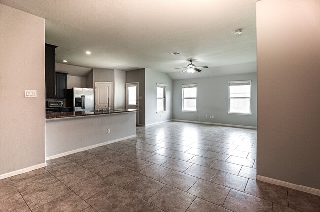 Building Photo - 29319 Dunns Creek Ct