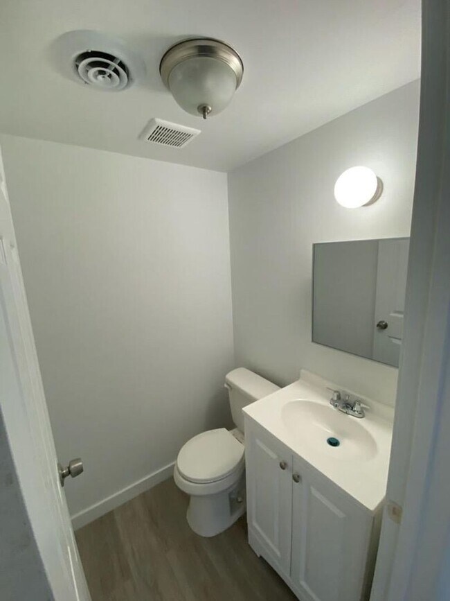 Building Photo - 3711 Delor St