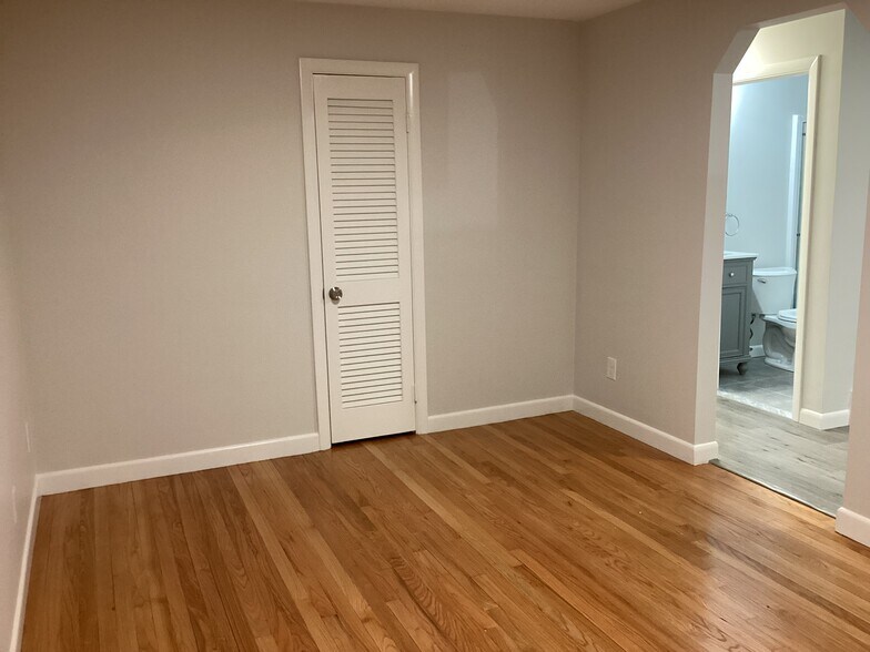 Livingroom - 296 Lynn St