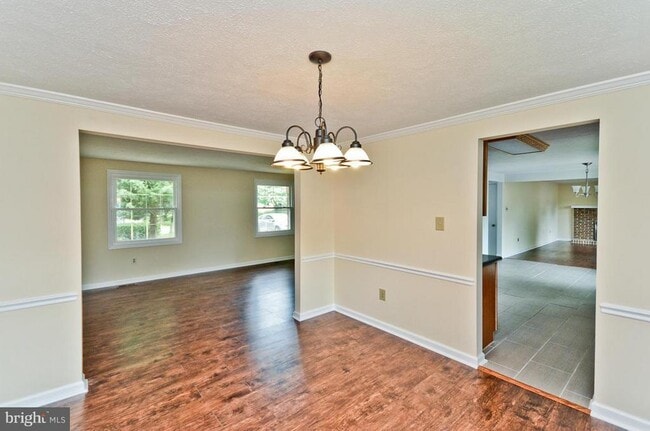Building Photo - 8100 Irwell Ct