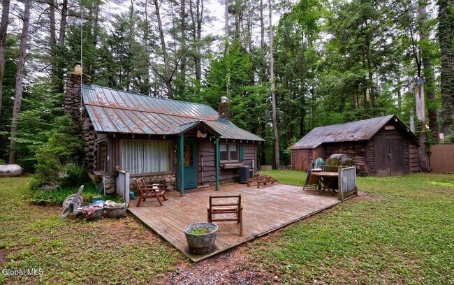 Building Photo - 33 Chuckwagon Trail