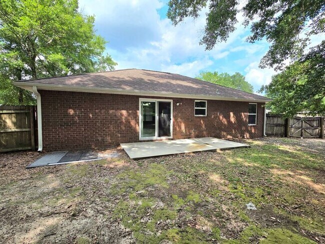 Building Photo - 6607 Woodbury Forest Dr
