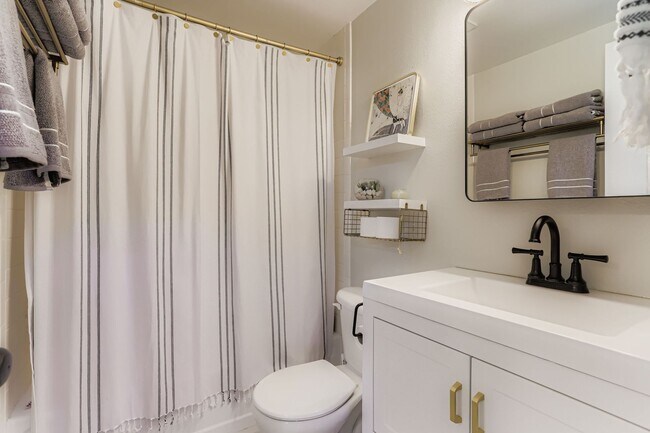 Building Photo - Idyllic West Boulder 2BDR Furnished Home