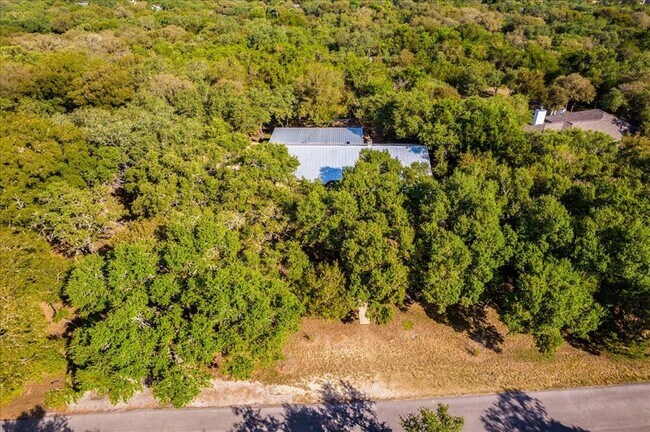 Building Photo - 904 Willow Creek Cir