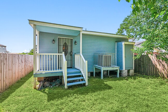 Building Photo - 2331 Feliciana St