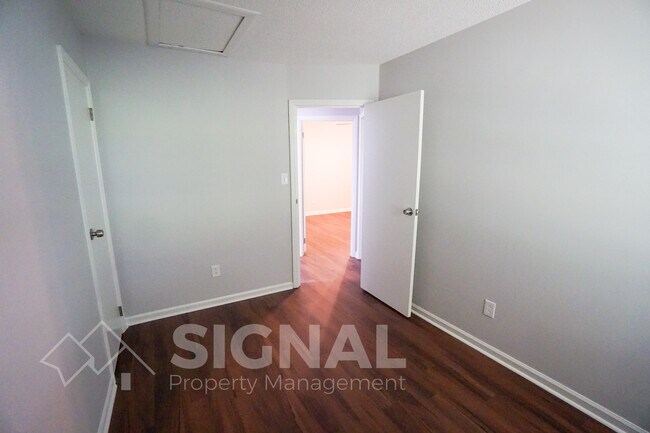 Building Photo - 105 Silverleaf Dr