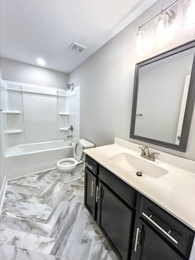 Building Photo - 829 Marksman Ct