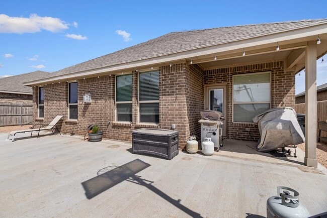 Building Photo - 7312 La Escolara Ranch Rd
