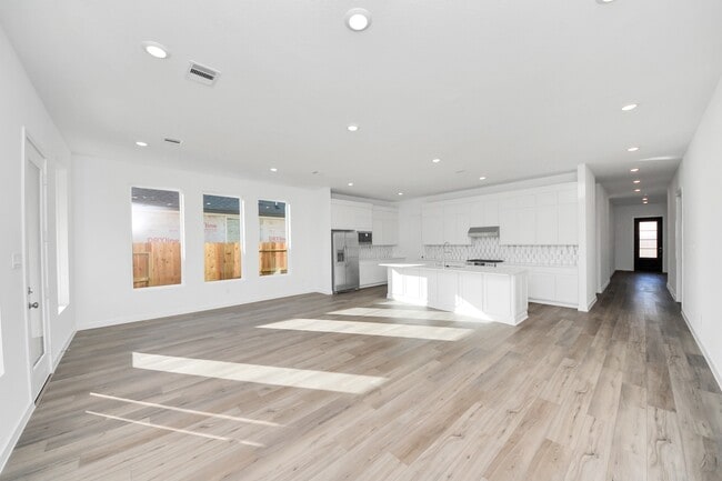 Building Photo - 32031 Victoria Meadow Dr