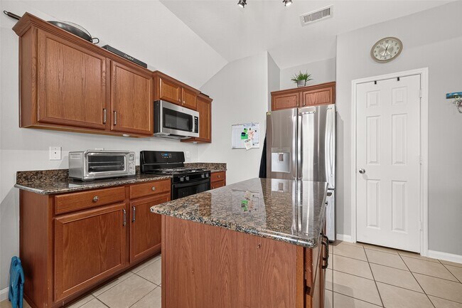 Building Photo - 16123 Duck Tail Ln