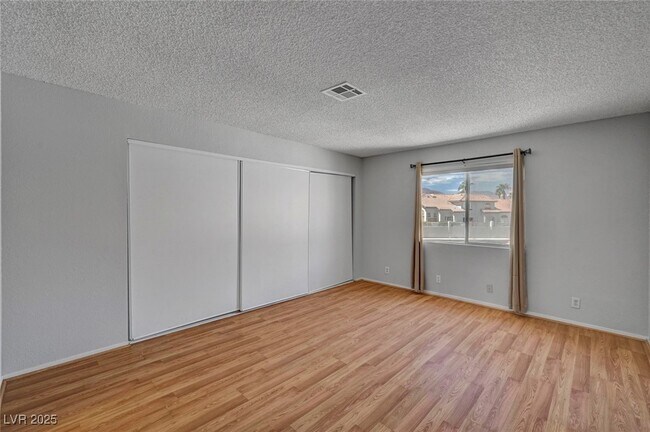 Building Photo - 913 Falconhead Ln