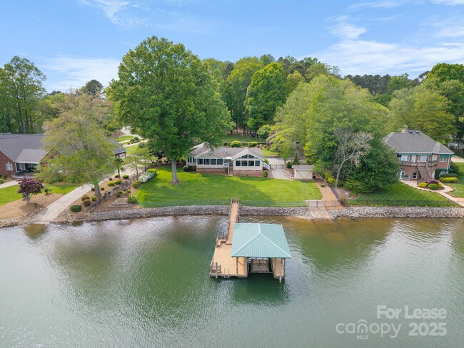 Building Photo - 173 Riverwood Rd