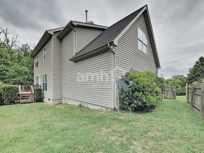 Building Photo - 4301 Aylesbury Dr