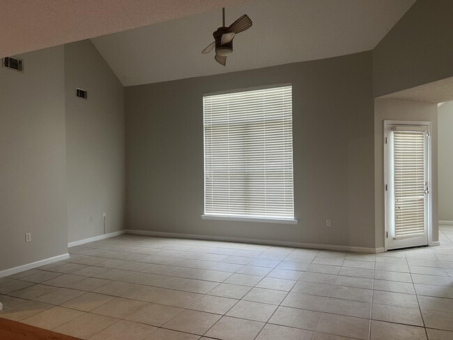 Building Photo - 174 Shady Hill Cir