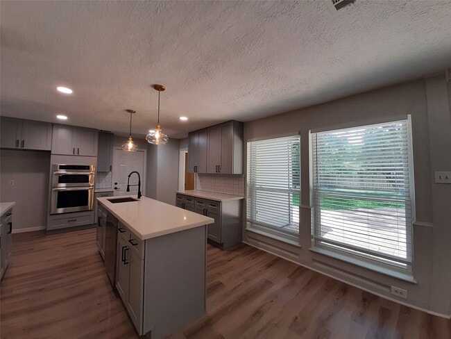 Building Photo - 5310 Glenmere Ln