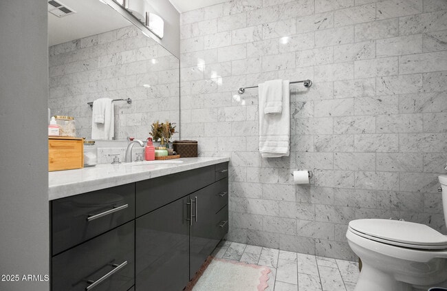 Building Photo - 7167 E Rancho Vista Dr