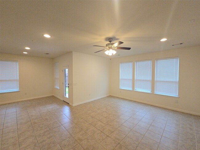 Building Photo - 5206 Gerent Ln
