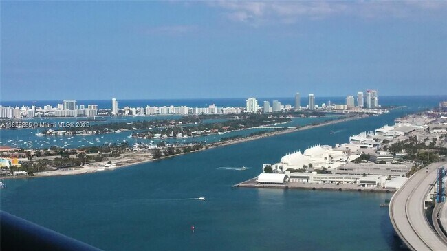 Primary Photo - 888 Biscayne Blvd