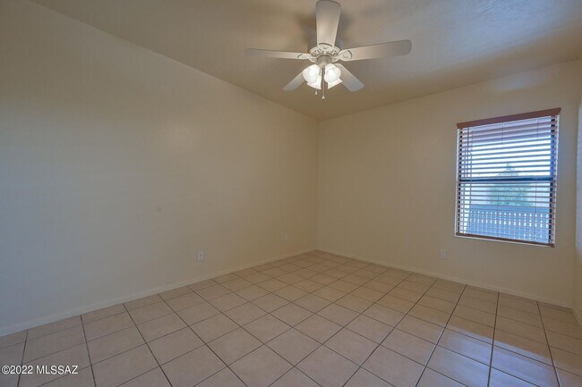 Building Photo - Eastside Condo