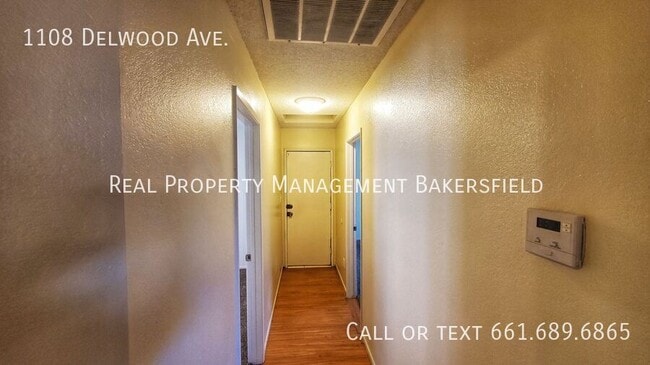 Building Photo - 1108 Delwood Ave