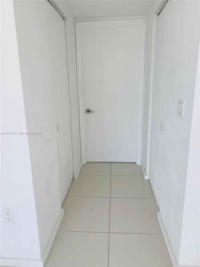 Building Photo - 5252 NW 85th Ave