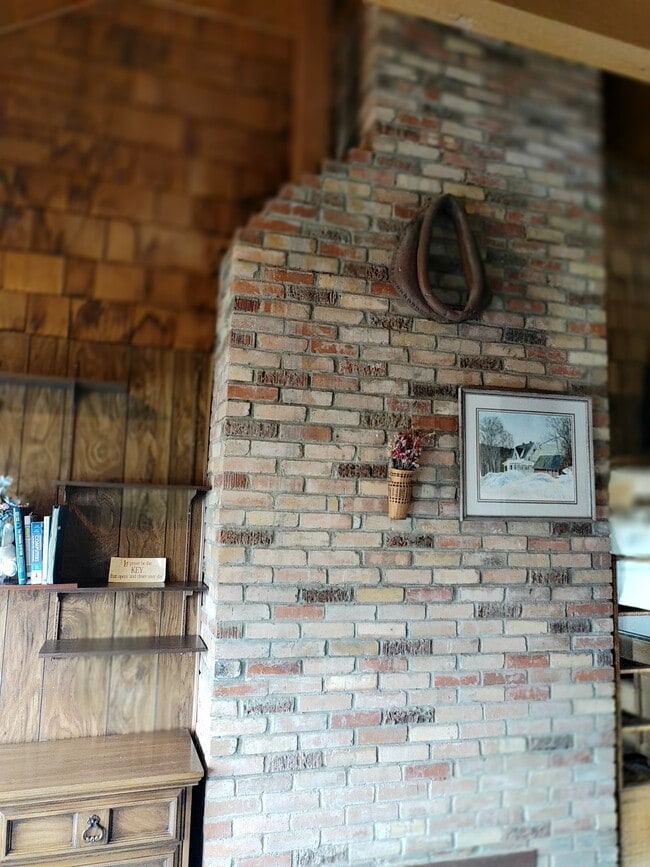 Building Photo - 20 Orcutt Dr