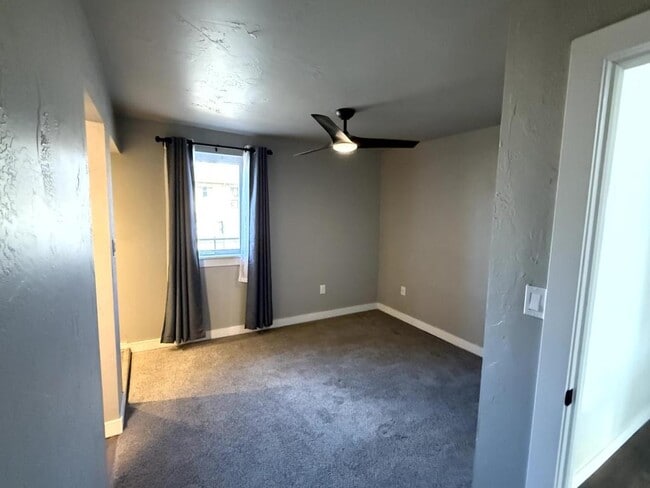 Building Photo - 6175 N Lamar St