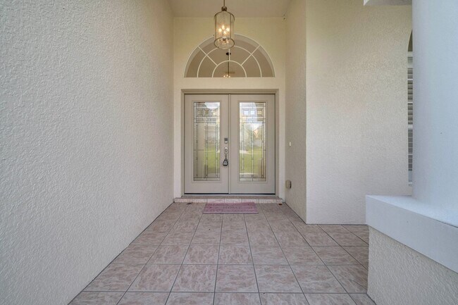 Building Photo - Stunning 4/3 with Fence Enclosed Yard in t...