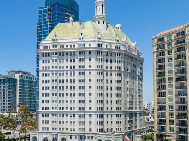 Building Photo - 800 E Ocean Blvd
