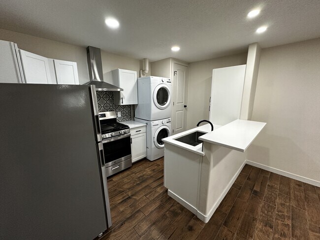 Building Photo - 4702 Marble Ave