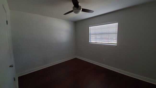 Building Photo - Updated 3 Bedroom 2 Bath Home