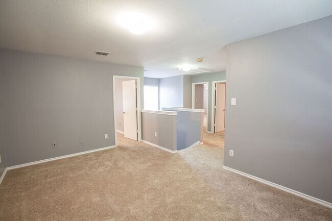 Building Photo - 2621 Sundance Dr