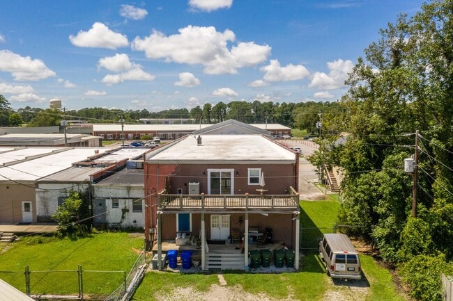 Building Photo - 236 Chatham St