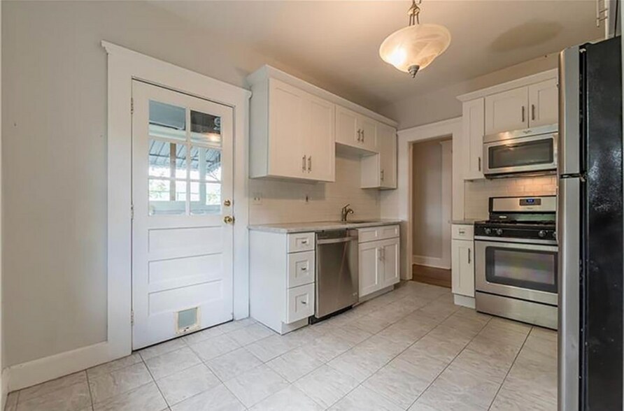 Building Photo - 1191 Mansfield Ave NE