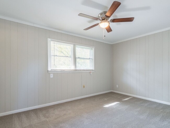 Building Photo - Renovated 3BR/2BA in Whitehaven