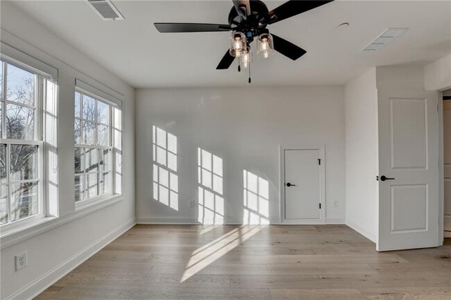 Building Photo - 435 Mayfair Ct