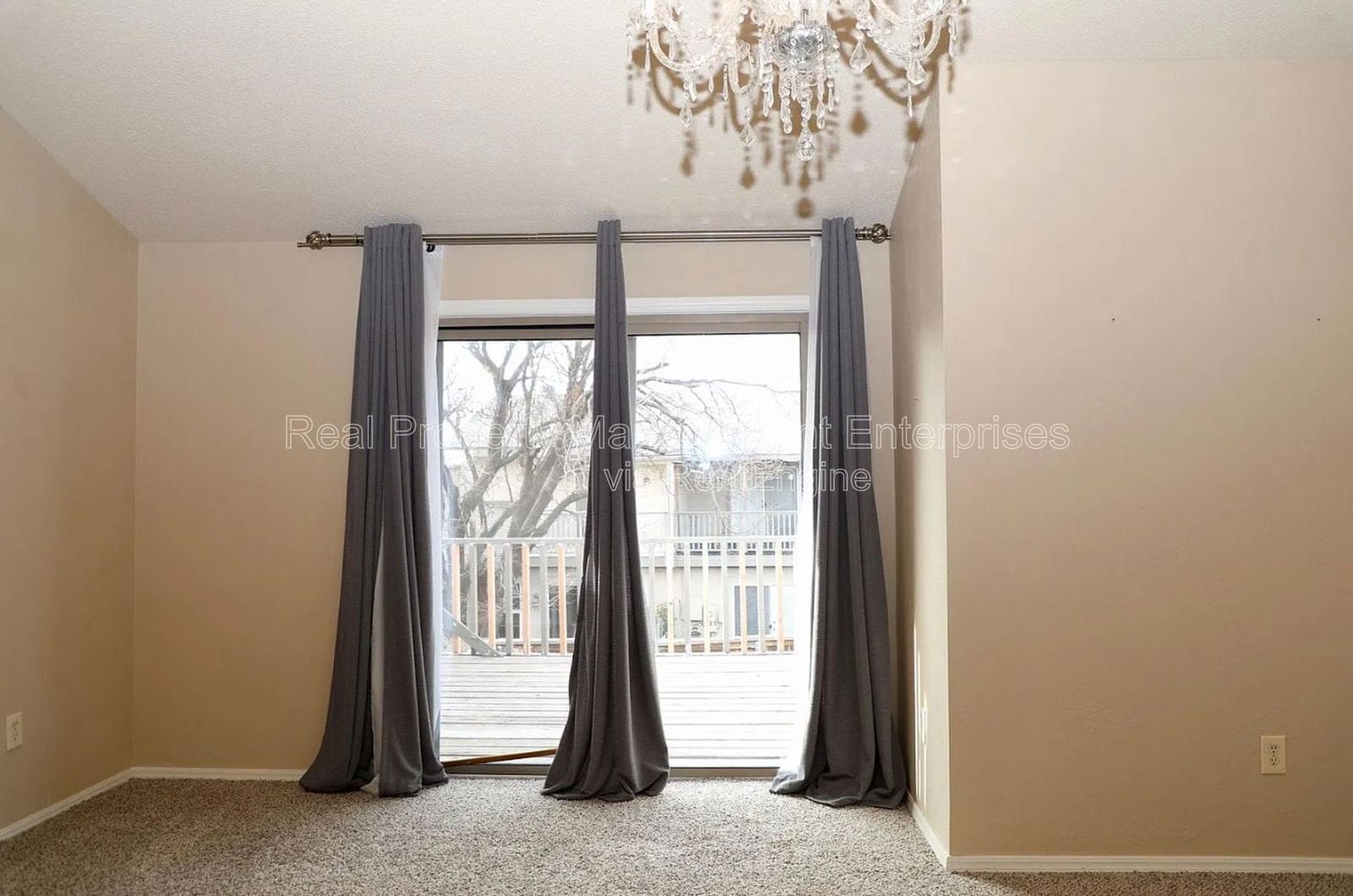 Building Photo - 5805 Hefner Village Ct