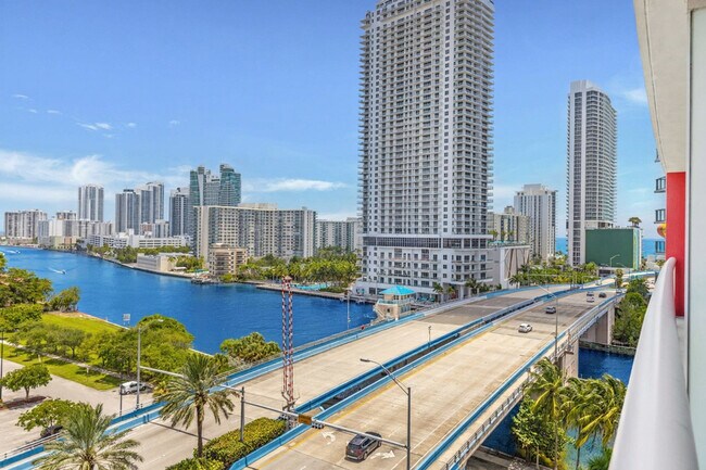 Building Photo - 2602 E Hallandale Beach Blvd