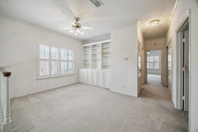 Building Photo - 2125 Bering Dr