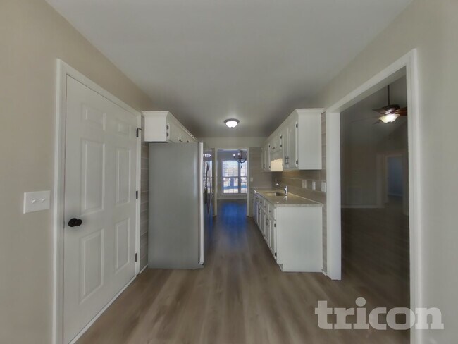 Building Photo - 6009 Plateau Ct