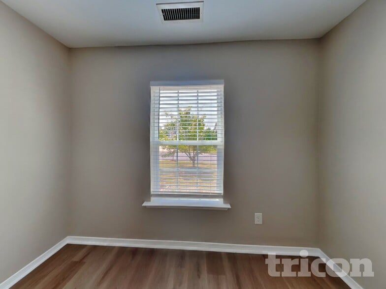 Building Photo - 514 Kerriann Ln